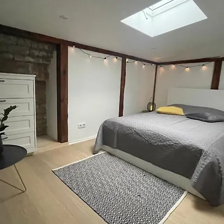Central Newly Renovated 2 Bedroom Mansard