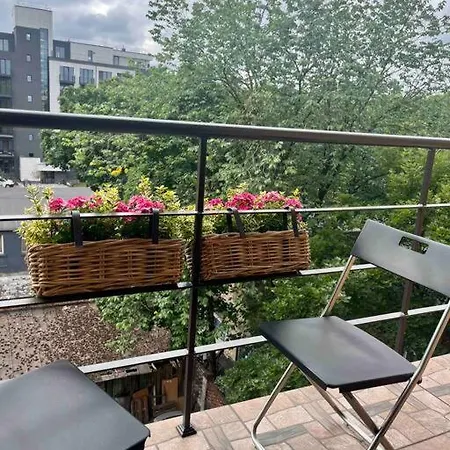 Central Newly Renovated 2 Bedroom Mansard Apartmán *